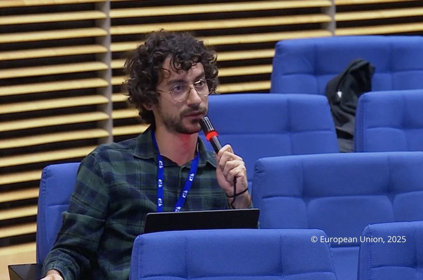 Quando fare domande costa il lavoro: il caso di Gabriele Nunziati