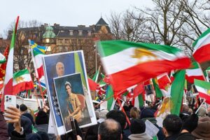 Le proteste in Iran e lo spettro degli scià