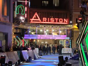 Sanremo, il festival della canzone italiana tra cliché e realtà